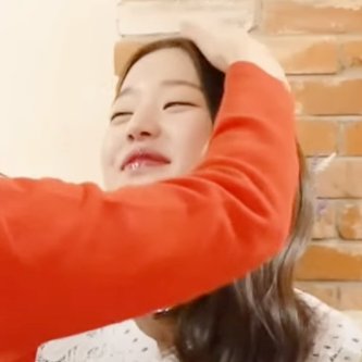 hourly wonyoung tweet media