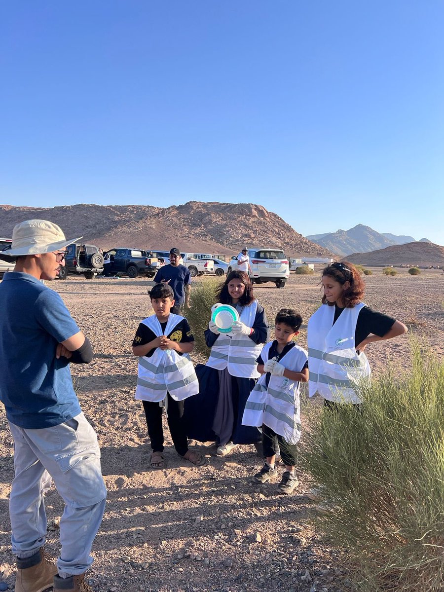 Env_life's tweet photo. برغم بعد المسافة وارتفاع درجة الحرارة إلا أن اعضاء #رابطة_تبوك_الخضراء وأشبالها أثبتوا أن الهمة تهزم الصعاب ولسان حالهم يقول الوطن يستحق أكثر. فشكراً لهم من القلب والشكر لا يكفيهم 

#تبوك_الخضراء #تبوك #مبادرة_السعودية_الخضراء
#العمل_التطوعي https://t.co/nhyCwjvcUR