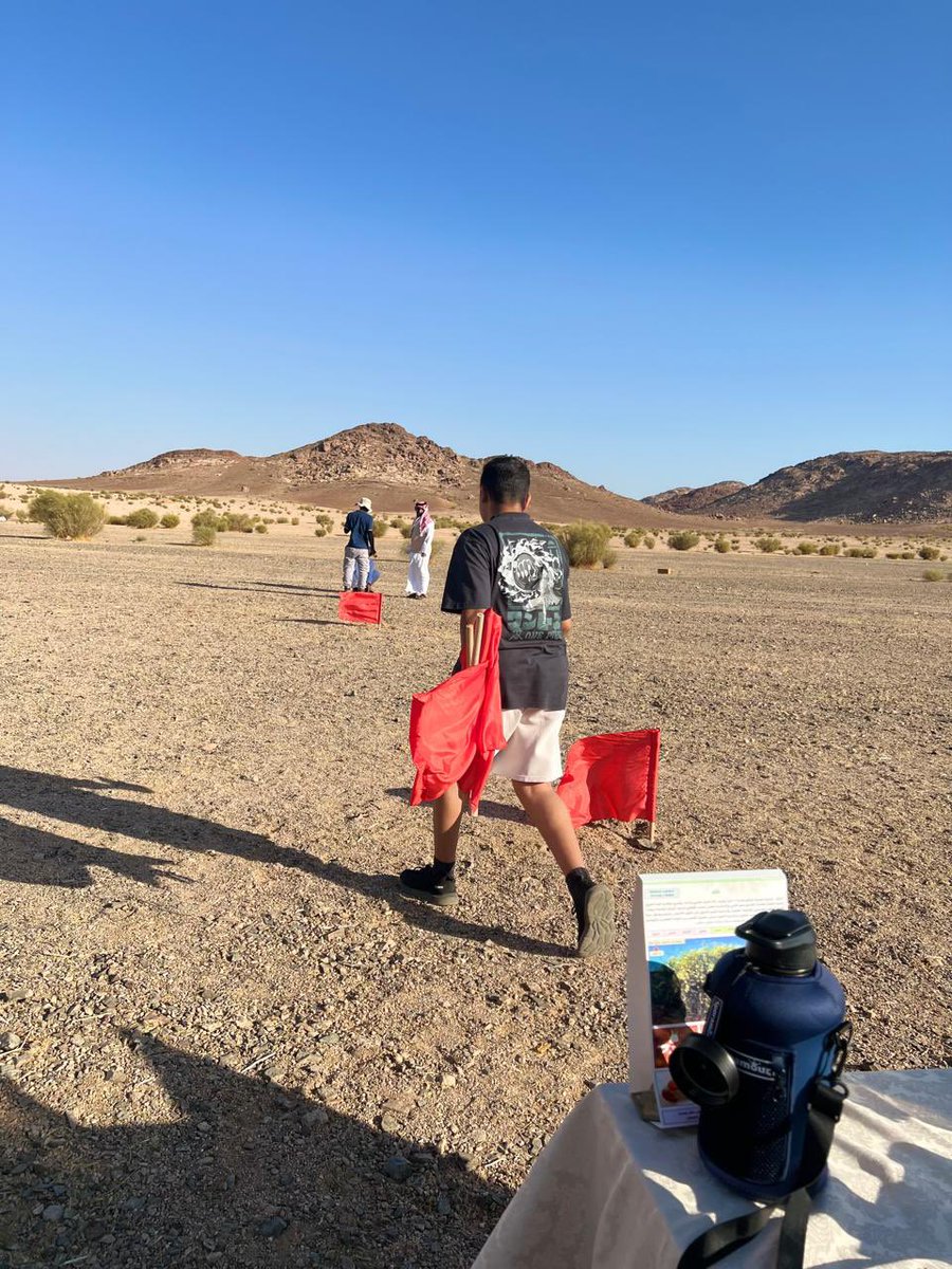 Env_life's tweet photo. برغم بعد المسافة وارتفاع درجة الحرارة إلا أن اعضاء #رابطة_تبوك_الخضراء وأشبالها أثبتوا أن الهمة تهزم الصعاب ولسان حالهم يقول الوطن يستحق أكثر. فشكراً لهم من القلب والشكر لا يكفيهم 

#تبوك_الخضراء #تبوك #مبادرة_السعودية_الخضراء
#العمل_التطوعي https://t.co/nhyCwjvcUR