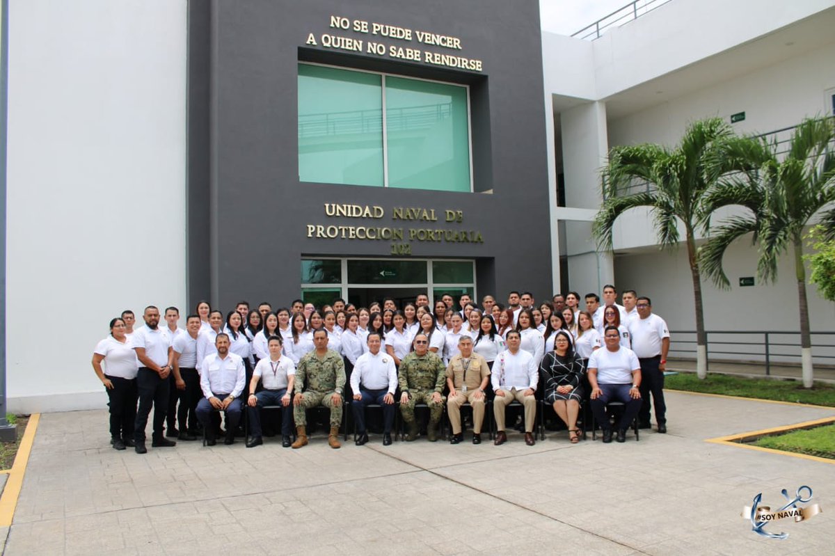 SEMAR_mx's tweet photo. #Entérate

Se llevó a cabo la clausura del "Diplomado de Oficiales de comercio exterior de la ANAM" impartido en las instalaciones de la Unidad Naval de Protección Portuaria 102, en #Manzanillo, con esto continuamos reforzando el conocimientos y habilidades necesarias en el desempeño de nuestras funciones.

#UNAPROP 
#ParaServirAMéxico