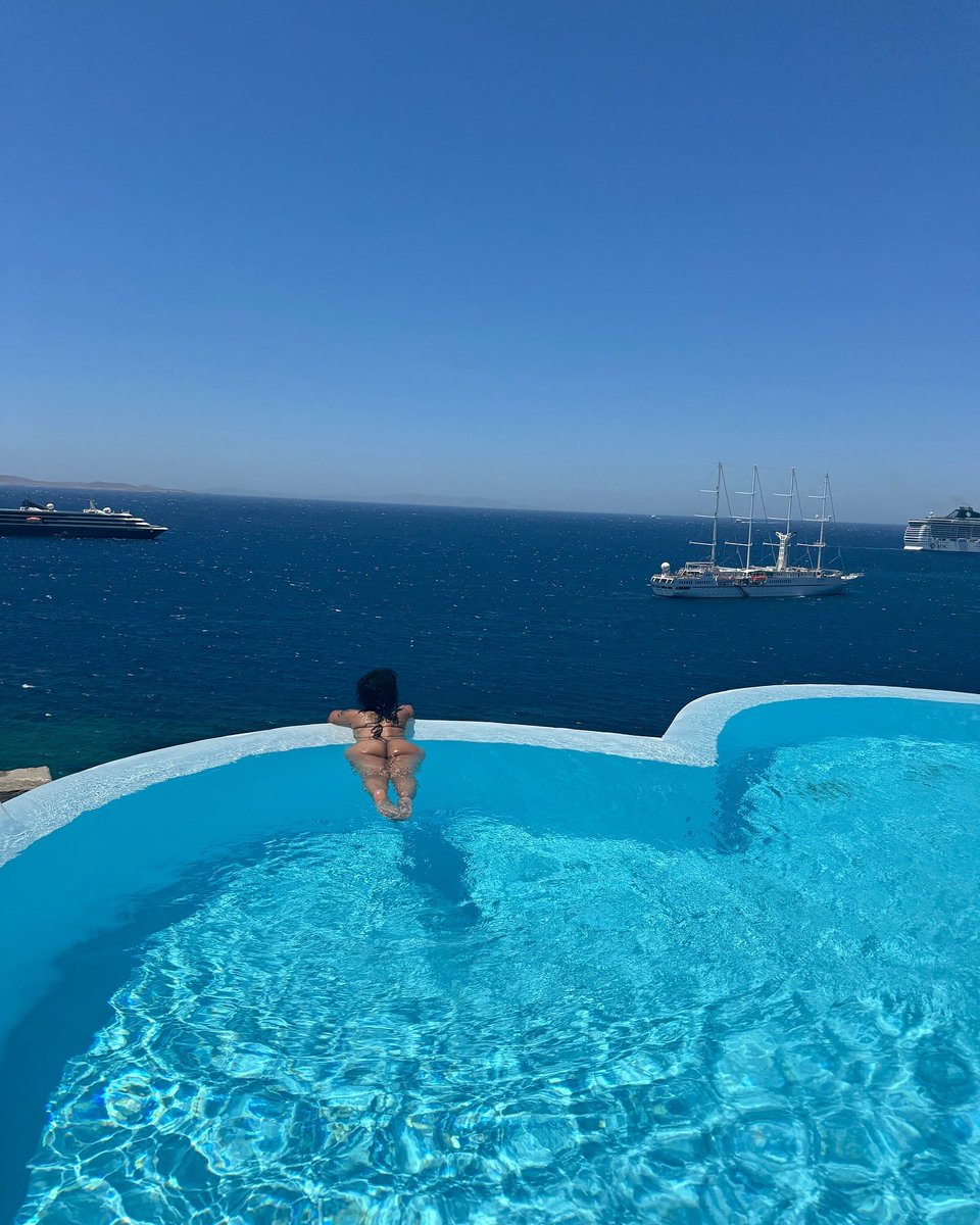 AriTheDon's tweet photo. Baby you summa time fine 🌊 https://t.co/qzI3tjsdxg