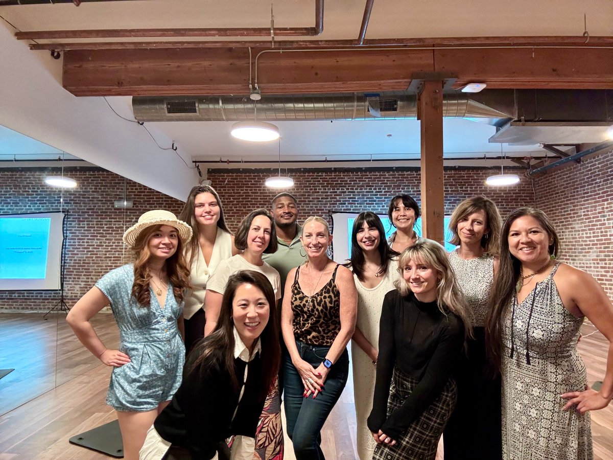 Janet Lee tweet media