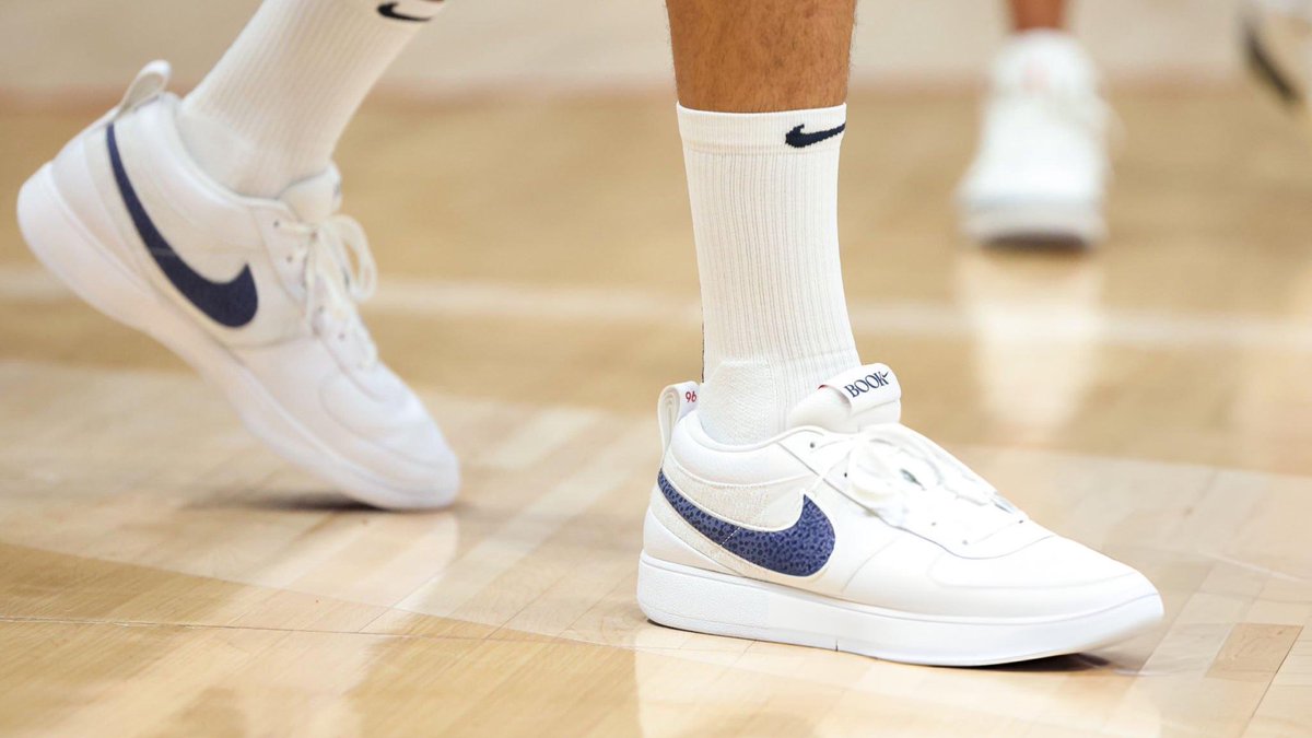 nike sky force on feet