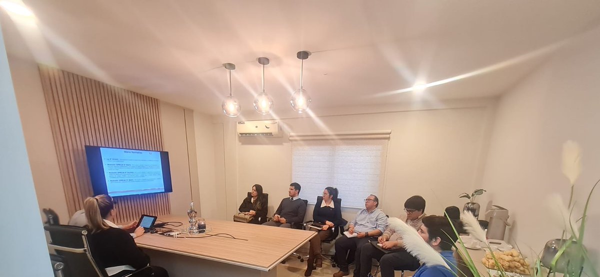SepreladUIF's tweet photo. 🗣️🏠 Capacitación | La directora gral de Supervisión y Regulaciones de la @SepreladUIF, Liz Del Padre y equipo técnico capacitaron sobre normativas de LA/FT a referentes del sector inmobiliario de Caaguazú y Alto Paraná con el apoyo de la #CAPELI.
#Todosjuntospodemosprevenir https://t.co/9h3upLKEvI