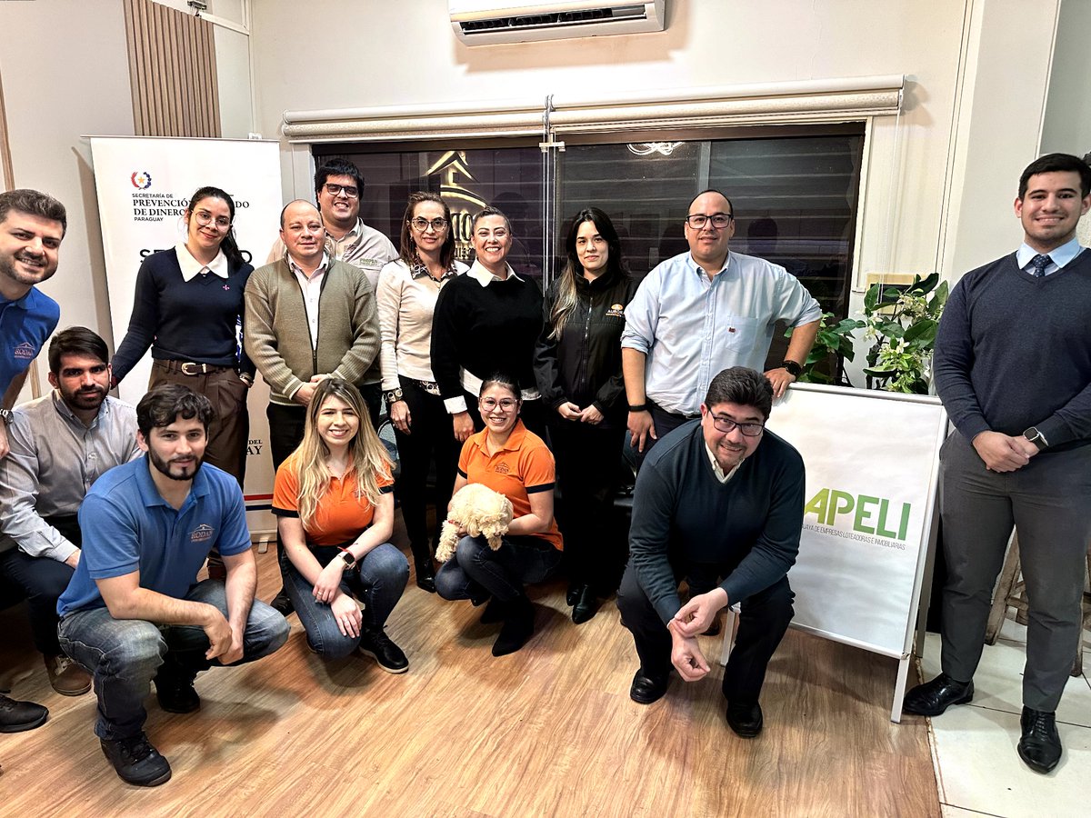 SepreladUIF's tweet photo. 🗣️🏠 Capacitación | La directora gral de Supervisión y Regulaciones de la @SepreladUIF, Liz Del Padre y equipo técnico capacitaron sobre normativas de LA/FT a referentes del sector inmobiliario de Caaguazú y Alto Paraná con el apoyo de la #CAPELI.
#Todosjuntospodemosprevenir https://t.co/9h3upLKEvI