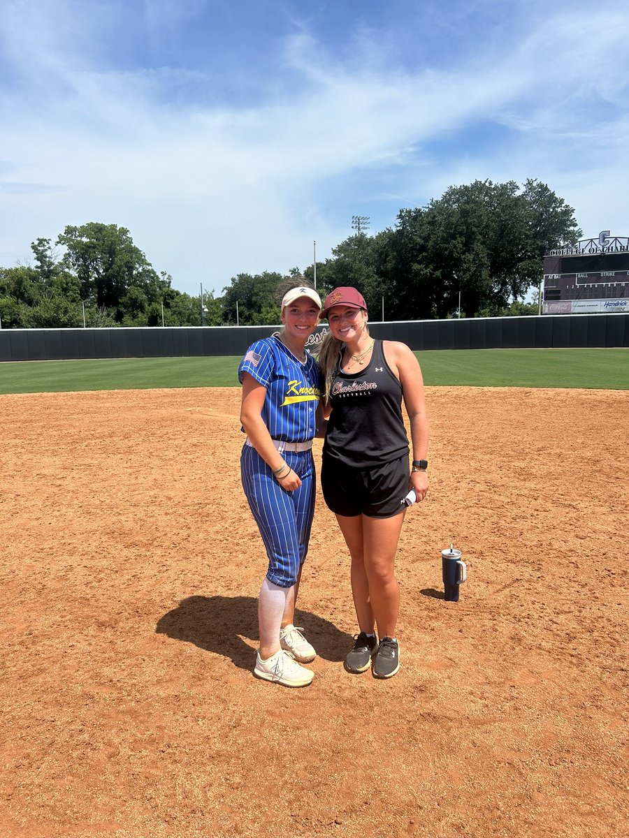 Gracyn Hawk tweet media