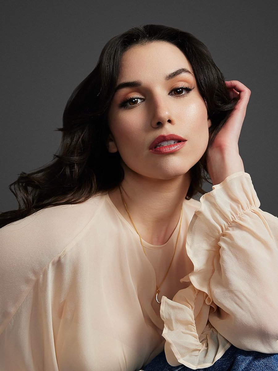 JonnyLeTran5's tweet photo. Blessing your timeline with Grace Caroline Currey 😍 #GraceFulton #GraceCarolineCurrey #Shazam #ShazamFuryoftheGods #FallMovie #AnnabelleCreation #PaintedHorses #VampireDad #beautiful https://t.co/Uvy60RwqJS