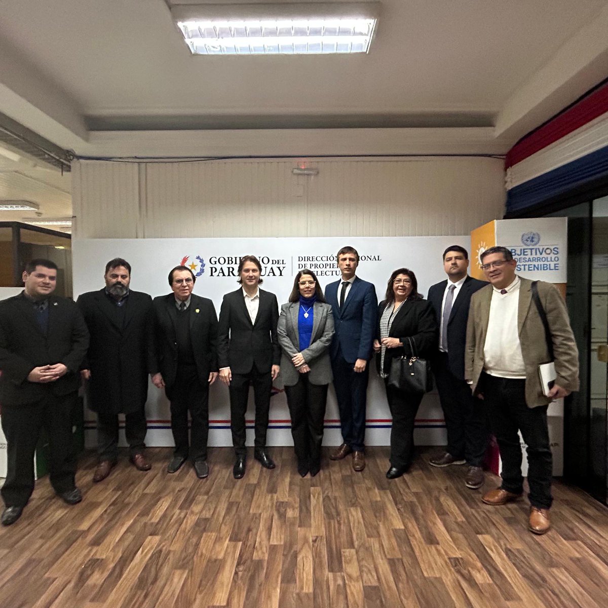 De encuentro participaron pte. de #APA <a href="/davidportillopy/">David Portillo</a>, Oscar Perez pte. de #AIE y de la  #SGP su pte. Jorge Daniel Aguilera.
Acompañaron la reunión por la SGP, la directora general María Elena Ojeda, Fernando Benítez de AIE Paraguay y Humberto Rodas por APA.