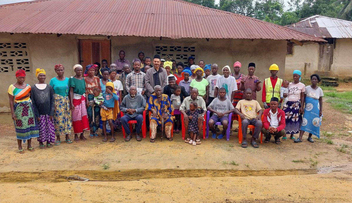 AMJ_Liberia's tweet photo. Preaching / Tablig activities in Grand Cape Mount County 

#ahmadiyya_liberia #tablig #preaching #messiahhascome #jesus #islam #madina #radio #bopolu #Gbarpolu #Capemount #Liberia https://t.co/WMy3gELGlu