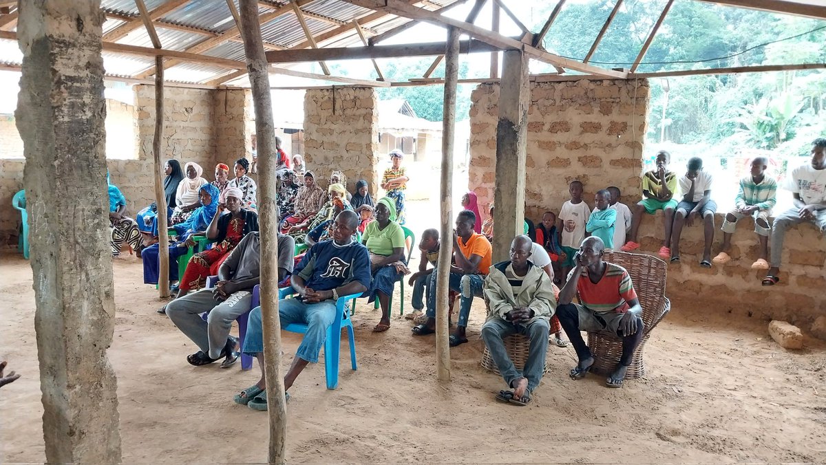 AMJ_Liberia's tweet photo. Preaching / Tablig activities in Grand Cape Mount County 

#ahmadiyya_liberia #tablig #preaching #messiahhascome #jesus #islam #madina #radio #bopolu #Gbarpolu #Capemount #Liberia https://t.co/WMy3gELGlu