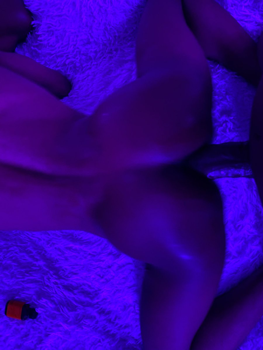 DaRealHunnchoo's tweet photo. He ask to be stuff with this Chocolate 🍫 Bar 🍆💦 Wish was Granted 😝🤤 https://t.co/xhYrCuTJYc