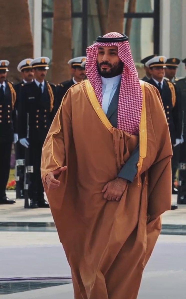 #محمد_بن_سلمان

كل إنسان يستمد قوته من بعد الله بإنسان 
الا انت ياسيدي الشعب كله يستمد قوته بك 
دمت لنا سند وعز وفخر 🇸🇦🇸🇦🇸🇦