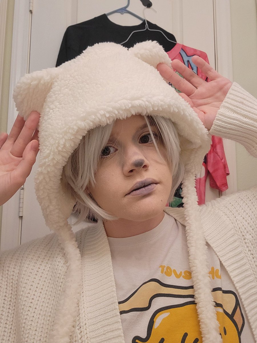 MadeofGrass's tweet photo. Ice bear as a human #icebearcosplay #cosplay #webearbears #PolarBear https://t.co/n5NdV86GzC