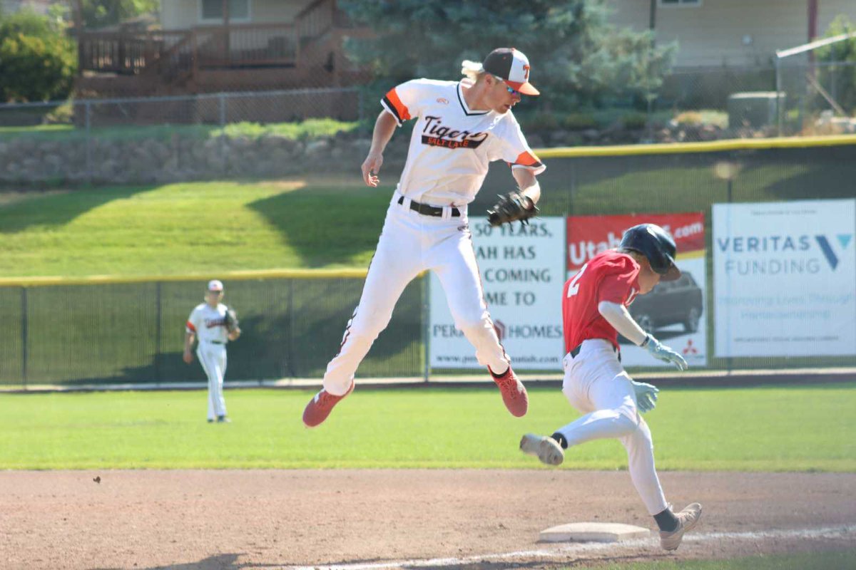 KyleBrimhall's tweet image. Carving up the ⚾️ competition:
6 ip 15k (2 ꓘ) 5bb 1 h 0ER
Sit 90 💨Top 93 🤯
Ready for fall ball with my 🦅teammates @USUEbaseball
@FlatgroundApp
@Fieldlevel
@UVUbsb
@PeppBaseball
@UtahTech_BASE