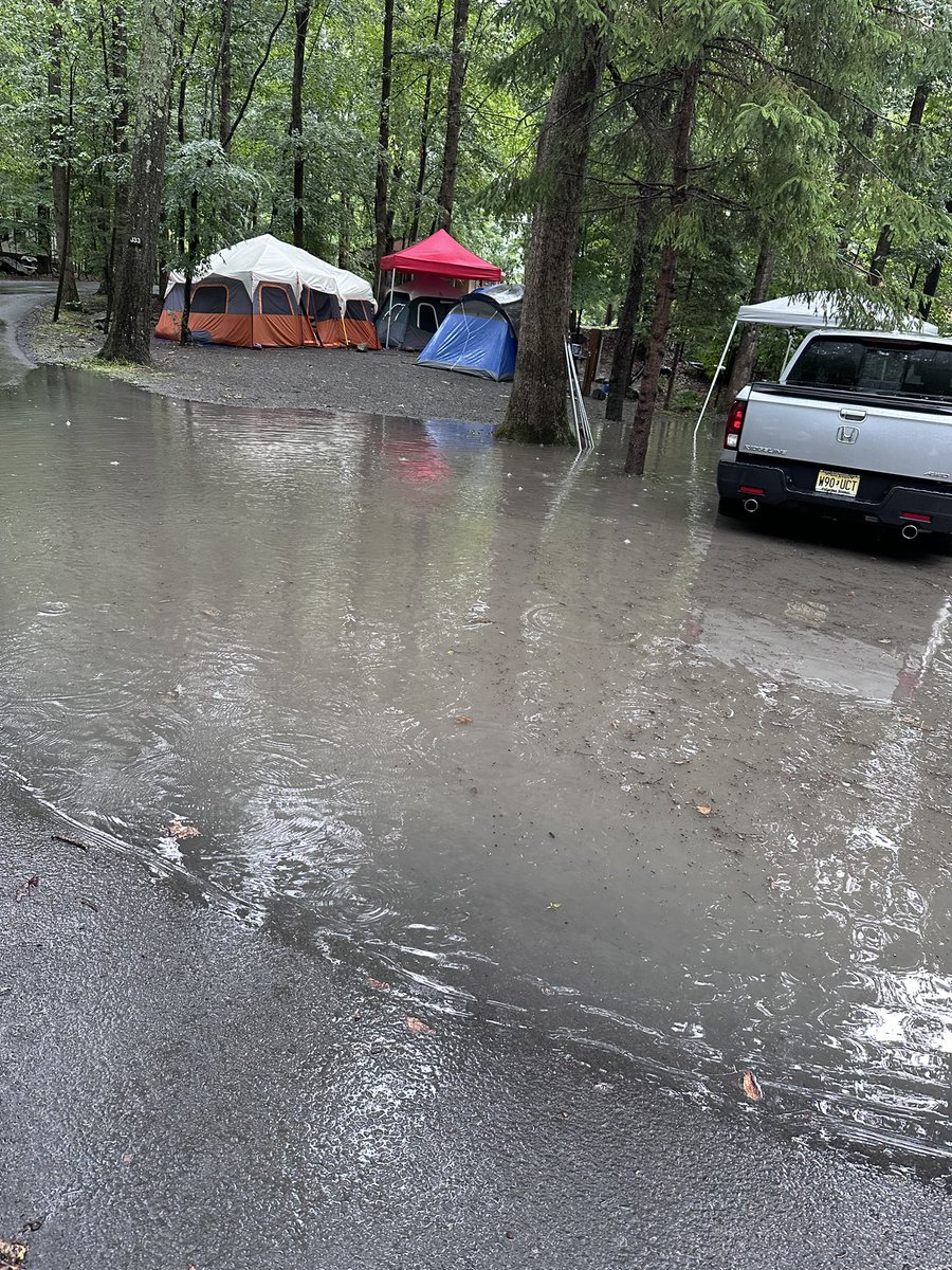 djr71782's tweet photo. @NWS_MountHolly Trained spotter: Otter Lake campground in Marshals Creek Pa. At least 2-3 inches of rain in 45 minutes. Flooding ankle to knee deep. https://t.co/BUdWEkzjDn