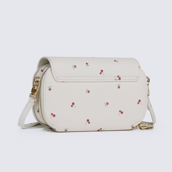 Ada versi lain rupanya 😍

Cuma bezanya ni tak dapat keychain cherry. Tapi still cute.