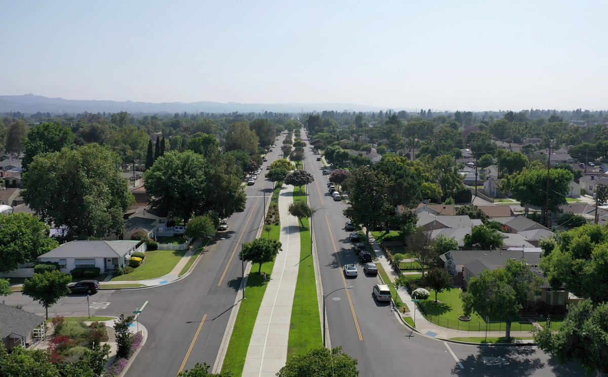 BurbankCA's tweet photo. Press Release: City of Burbank Celebrates 20 Years of the Chandler Bikeway. 🔗Details: https://t.co/cyngN8Q6q8 https://t.co/H63RfamIsX