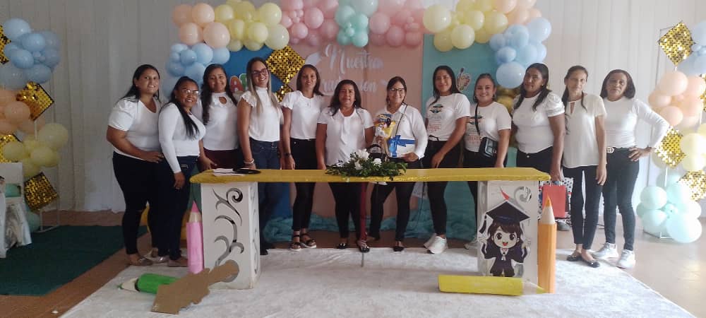 CEI Willian Lara realiza su Acto de  Grado 🎓 de los más pequeños #16Jul 
 <a href="/NicolasMaduro/">Nicolás Maduro</a>
@MPPEDUCACION
<a href="/_LaAvanzadora/">Yelitze Santaella</a>
<a href="/Gob_Guarico/">Gobierno de Guárico</a>
<a href="/josemvasquez/">José Vásquez</a>
<a href="/CDCEGuarico/">CDCE del Estado Guárico</a>
<a href="/EliasEducacion1/">Elías Zurita</a>