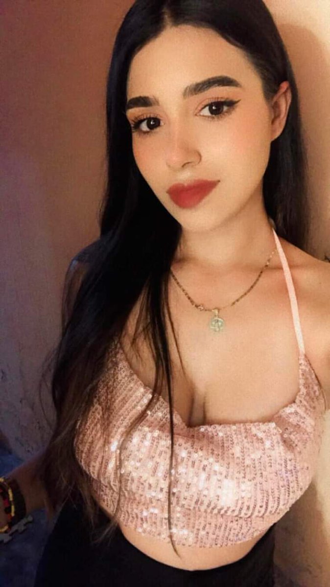 ChicasSuperCute's tweet photo. Quiero mancharte de mi labial en tu cuerpo https://t.co/OTub4dJzXe