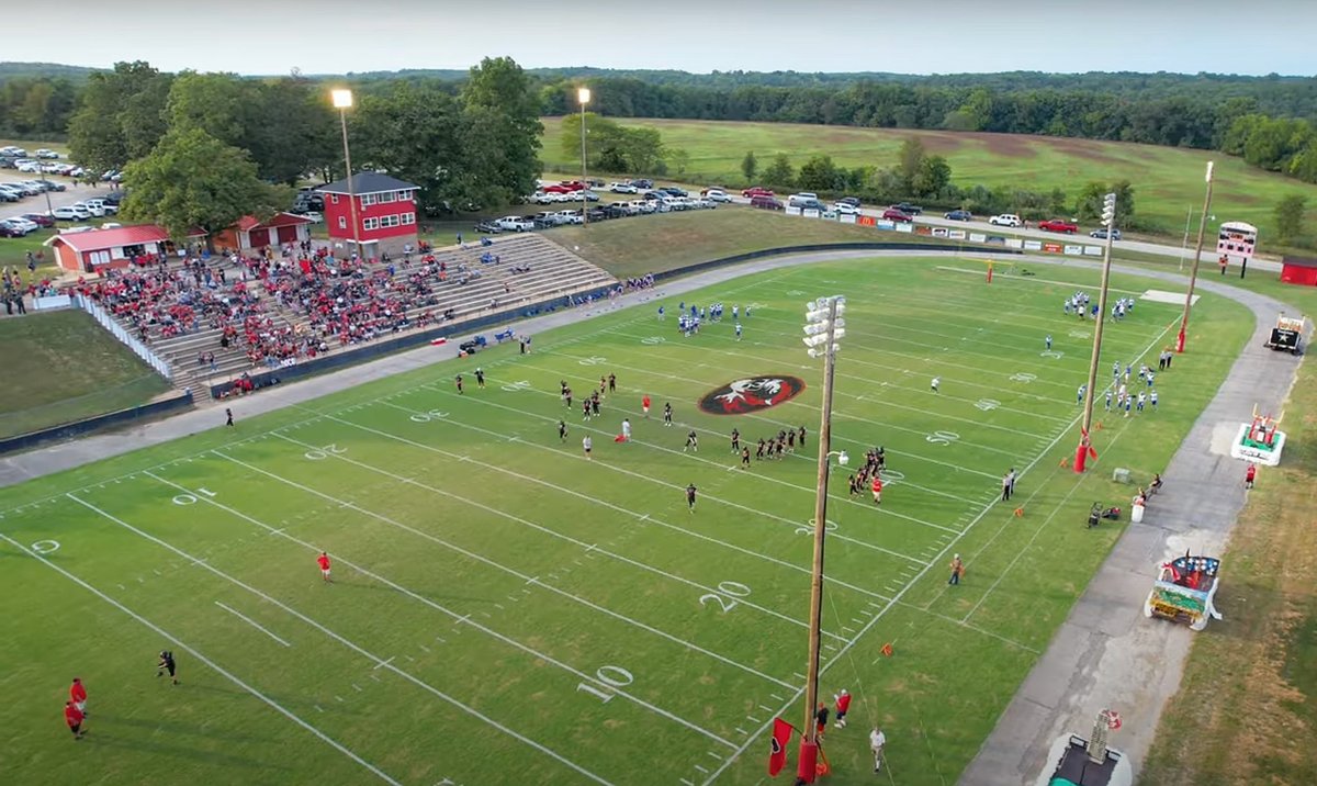 HelmetMissouri's tweet photo. 🏟️ Missouri Stadium Challenge 🏟️

Small Schools: Round 2

St. Pius X KC Warriors

🆚

Houston Tigers @CoachEricSloan

Vote in the poll below 👇 https://t.co/0T87WIKUXc