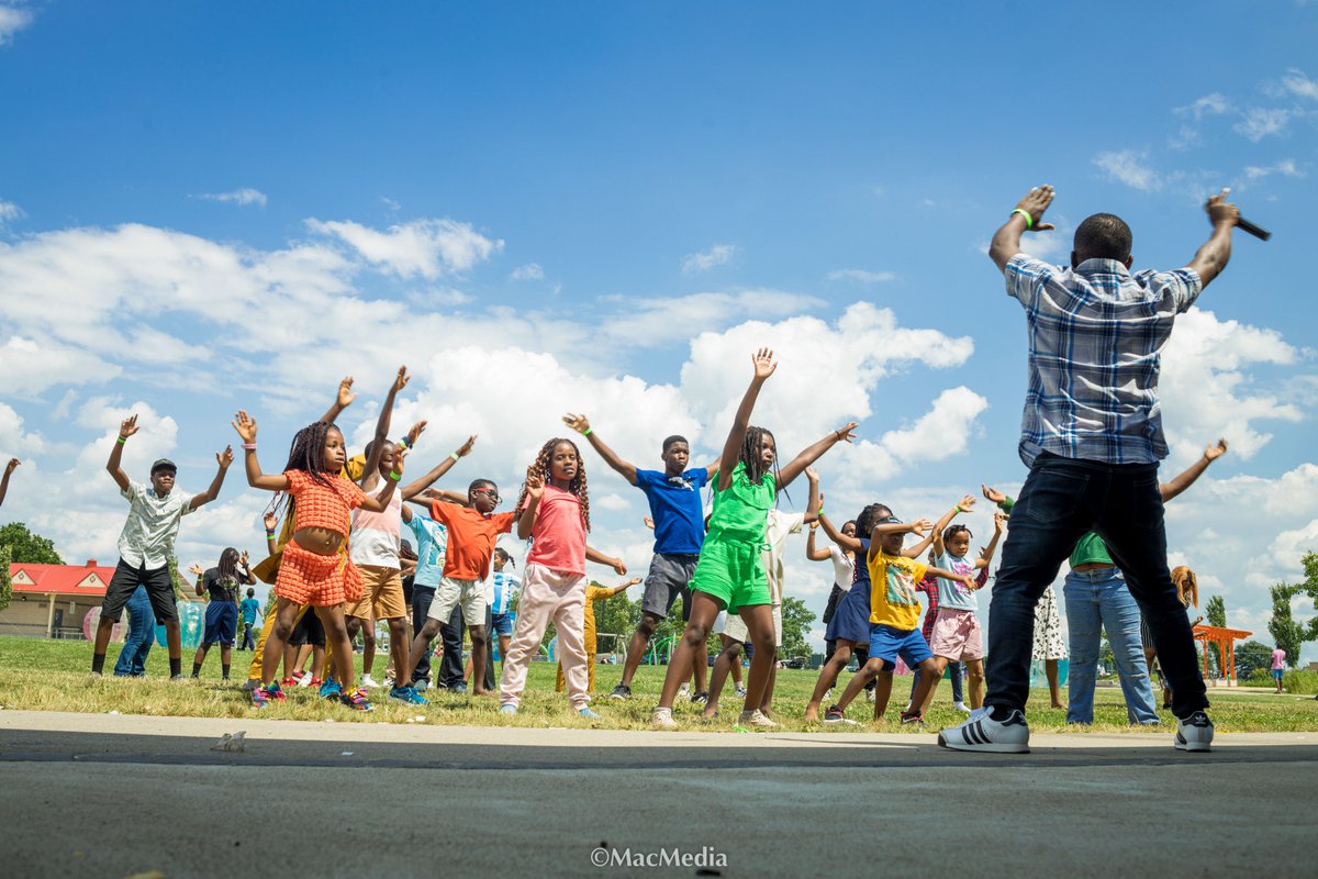 maclexyiii's tweet photo. Jollof rice, laughter, and enough dancing to chase away the Canadian stress!!!

The Nigerian-Canadian Association of Hamilton summer picnic  was a good time

Images by yours truly

Sponsored by: @afriexapp https://t.co/Ve2UqXZm0g