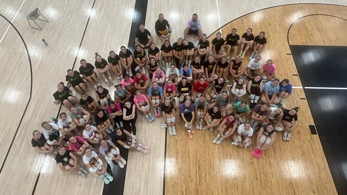 UW-Oshkosh Volleyball tweet media