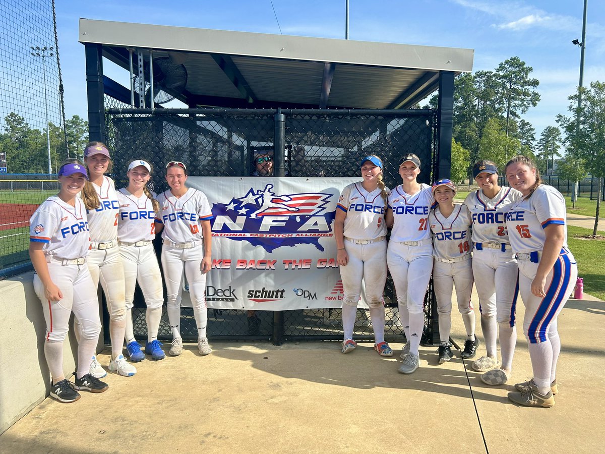 ForceSouthern's tweet photo. Finished pool play 3-0 @NFAsoftball in the Louisiana ☀️ today. Bracket play starts tomorrow! 💙🧡 https://t.co/8PSqlQwnRd
