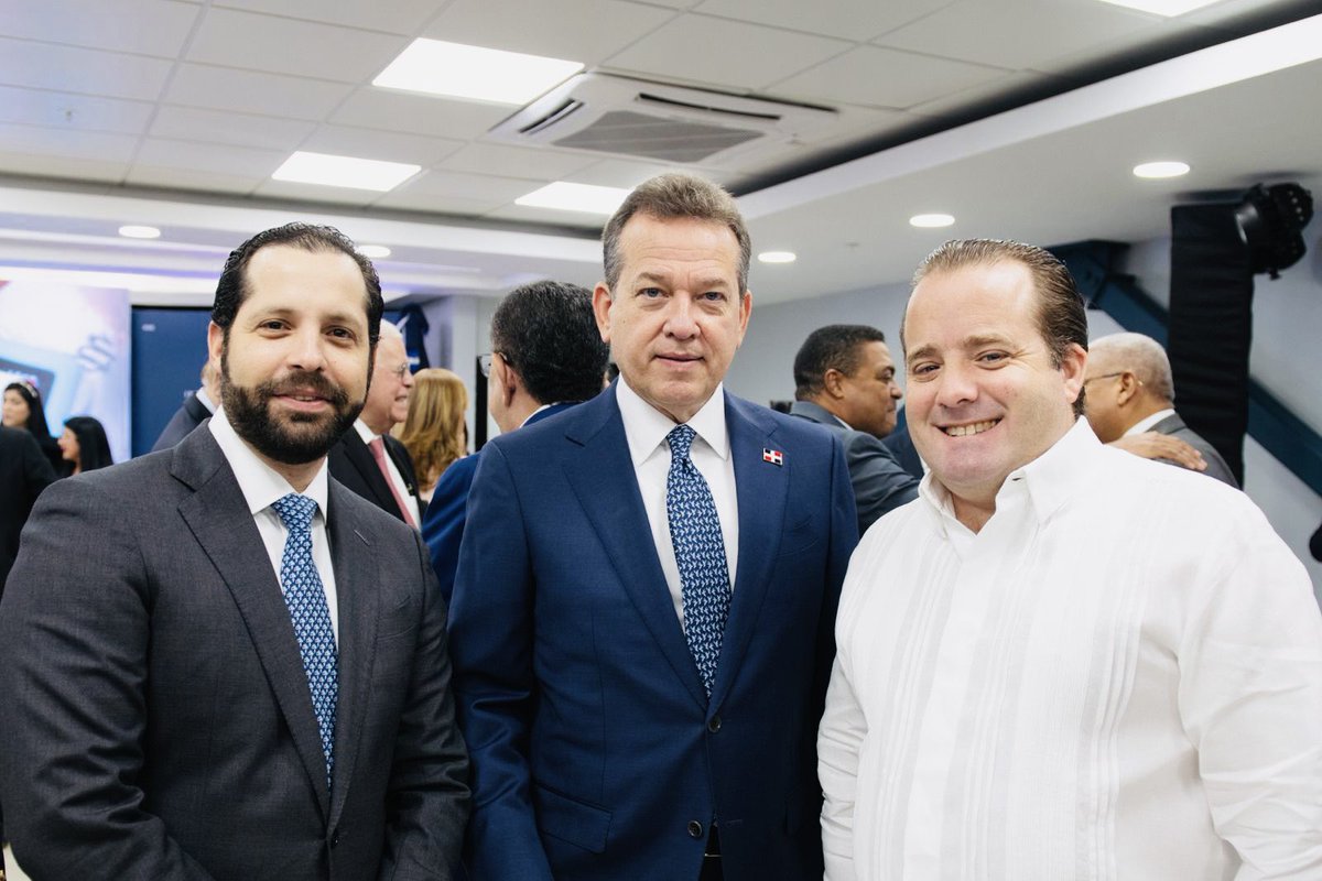 SIMVRDO's tweet photo. Hoy nuestro SIMV @EBournigalRead asistió a la presentación del informe de gestión 2020-2024 de @SuperdeBancosRD , con la presencia del excelentísimo @luisabinader

Desde la SIMV deseamos felicitarles por los logros alcanzados durante  estos cuatro años, les auguramos más éxitos! https://t.co/f0gJihUSOS