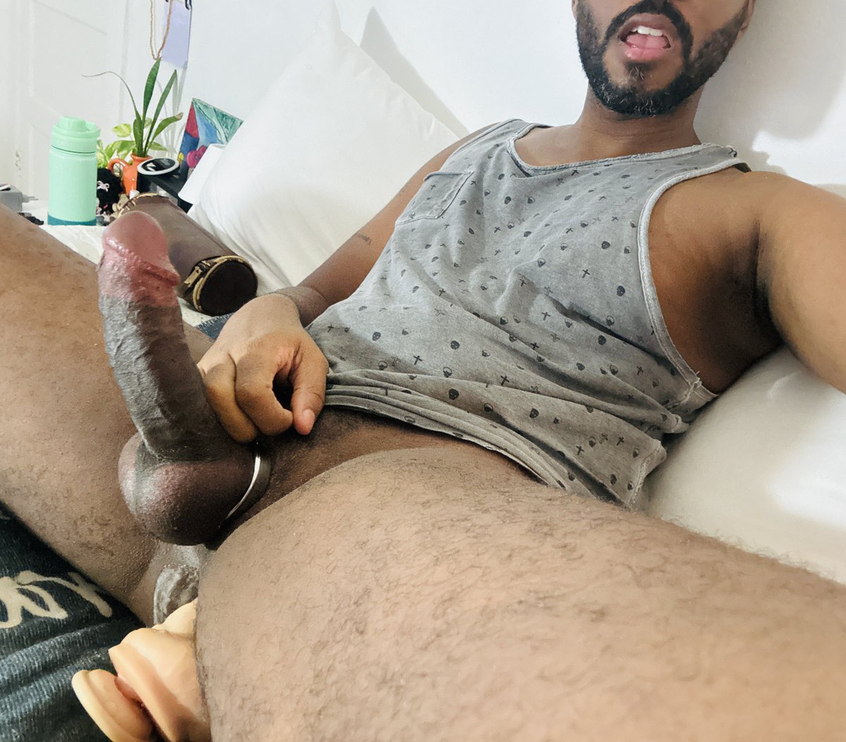 It feels so good to feel my pussy filled… Love my ass goon times! 😝