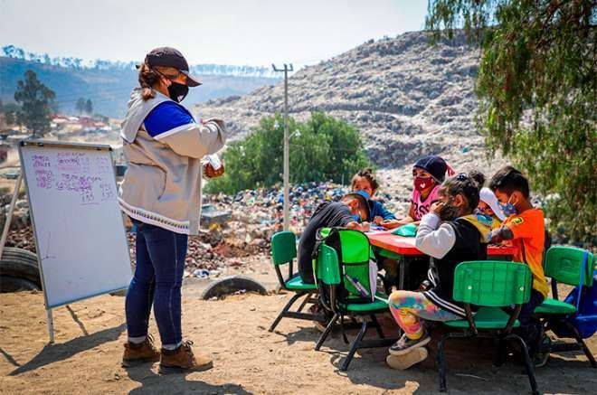 Maxibbren's tweet photo. Se estima que al cierre del año pasado había 280 mil 899 niños y niñas de 5 a 11 años de edad que no asisten a la escuela, lo que representa el 2% de los 15 millones de la población infantil https://t.co/fSUyMiUdFJ