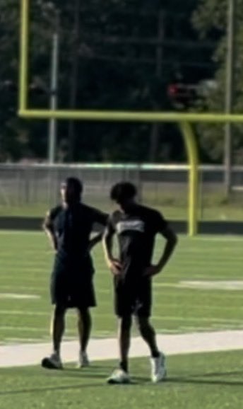 Jlong_BamBam45's tweet image. Another Mustang Joined me with the #2Adays #XtraStangn #1stRotationGoals #RanchDawgLinebackersLoose #jacobTwitchLee we out here together @Coach_Ware @WRAB50 #BamBamGetlive45