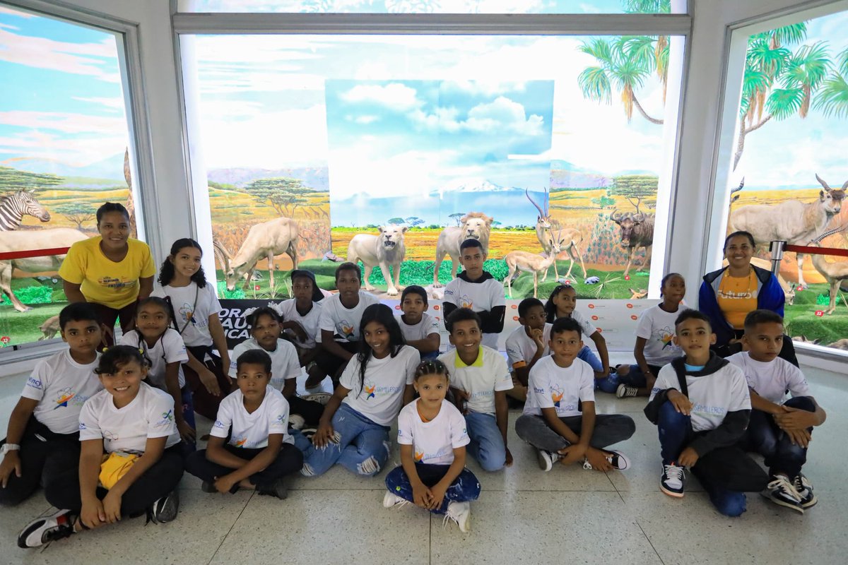 HectoRodriguez's tweet photo. Nuestros niños y niñas de la UE "Andrés Bello" de Yaguapita, municipio Acevedo, visitaron hoy el Museo de Ciencias como parte de la agenda de la Olimpiada Nacional de Robótica Infantil y Juvenil.

Agradezco a nuestra madrina de Miranda @Gabrielasjr por impulsar estas actividades, por ese amor tan bonito a la ciencia y por sembrarlo en nuestros niños y niñas.