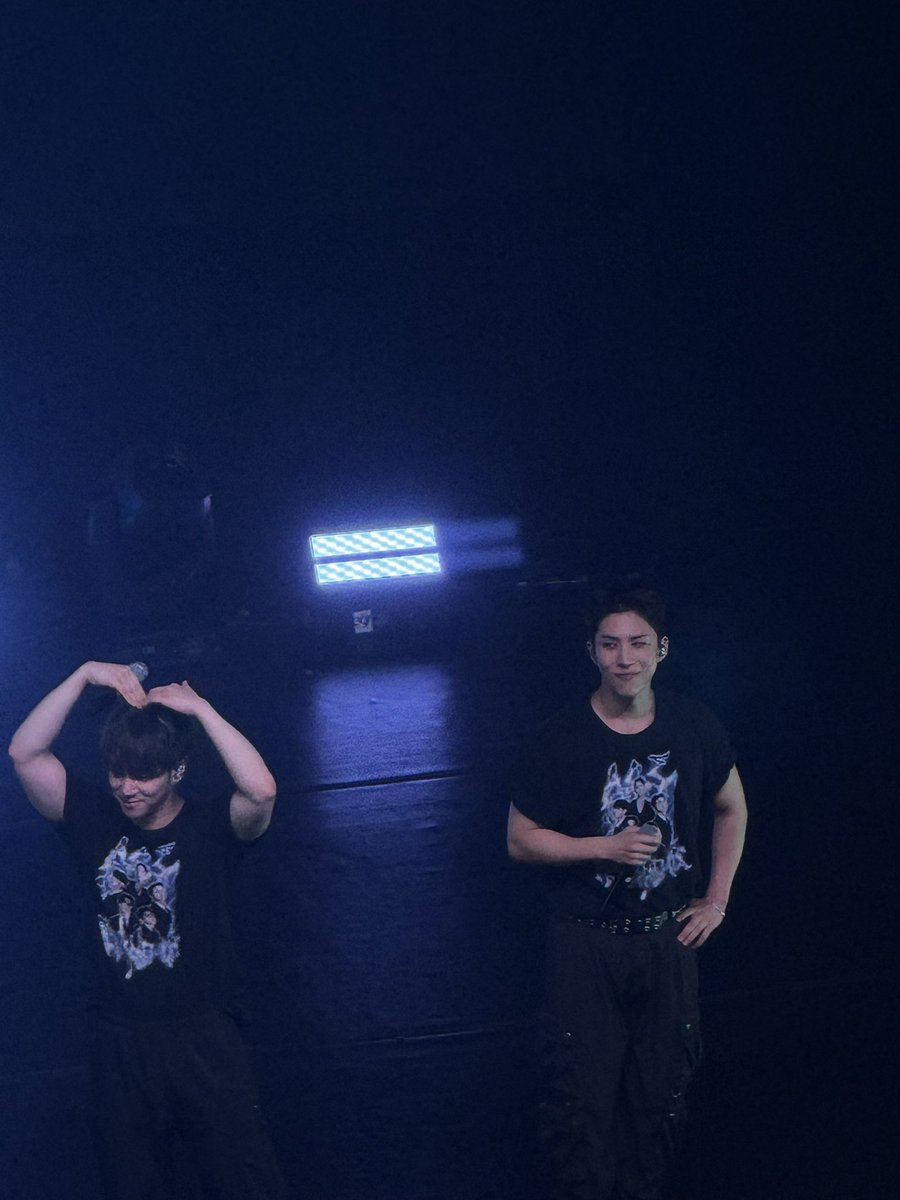 JadaMc3's tweet photo. 1st ever Kpop concert and I’m glad it was with A.C.E.! tysm for having them in Detroit! It was such a blast the whole night, plz bring them back to the US again soon 💙 #Rewinding_ACE #ACE #ACE_2024USTour_REWINDUS #FindMyCHOICE #ACE_REWINDUS #에이스 https://t.co/pk3F4u9Ddg