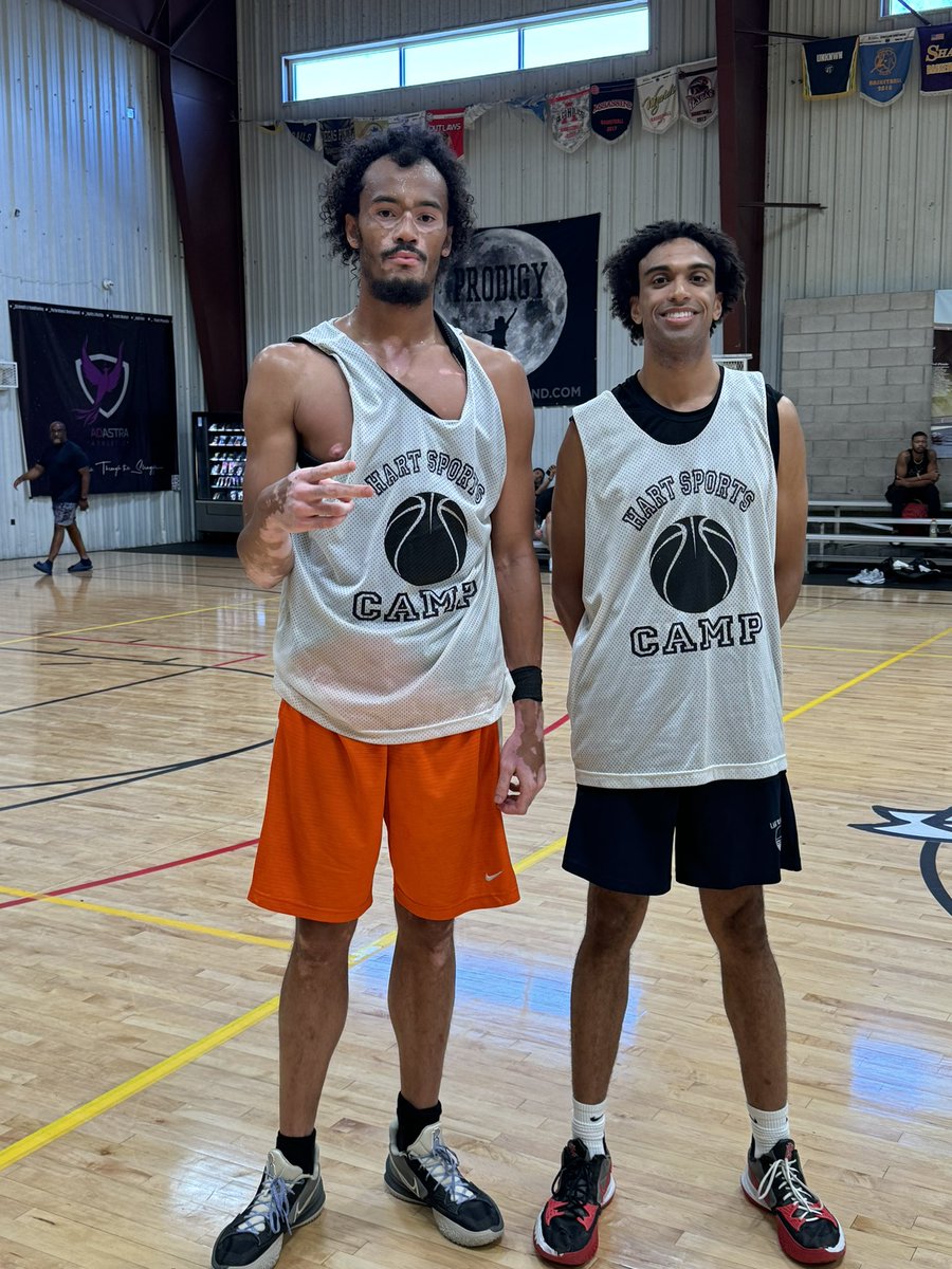 Roman and Cecil had a great week in Vegas at the Hart Sports Camp - competing in front of professional coaches from the G League and around the world. Congrats to Cecil for making the top 20 all star game as well! 816 Hoops is for life!