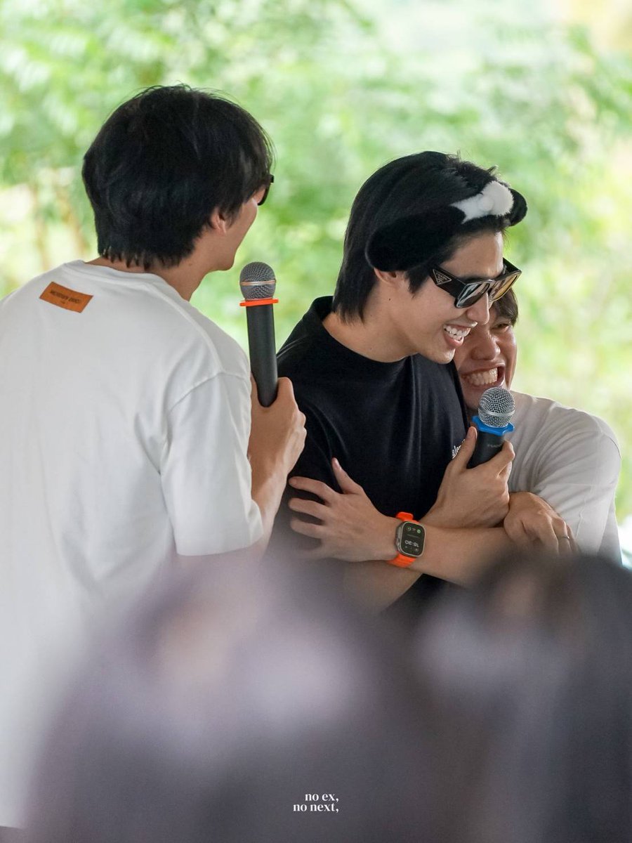 xy3126's tweet photo. ต้าวน้องภูมิคือโดยสปอยหนักมากนะเอาจริง เล่นละคร มัมหมีก็สะกดจิต"ลูกชั้นเป็นคนดีย์ "
ชีวิตจริงก็มีพี่ชายคอยดูแล พาไปกินของอร่อย ของที่ชอบ 
วาสนาผู้ใดค่ะ อ้อ วาสนา #poompps 
// ใดๆ ย้ำคำเดิม ดีใจที่ได้มารู้จักน้องภูมิ ต้าวก้อนน่ารักของมัมหมี 

PROUD OF POOM
#30KAlwaysWithPoom https://t.co/UBmmwry4cg
