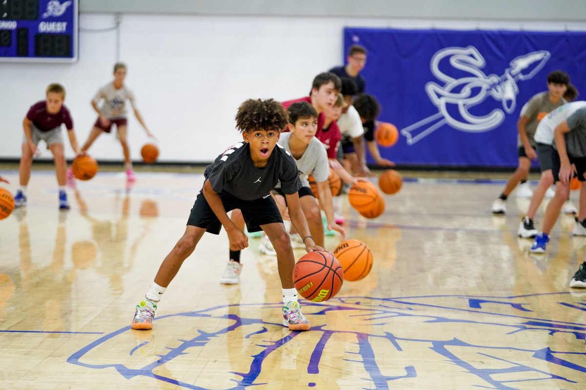 ChieftainHoops's tweet photo. Pics from day 2 of camp yesterday‼️
A lot of great young talent in the gym working on their game🔥🏀
📸@1KMedia_
🔵⚪️🔵⚪️🔵⚪️🔵
#ProgramBuilding #Family https://t.co/ek5v0ULLld