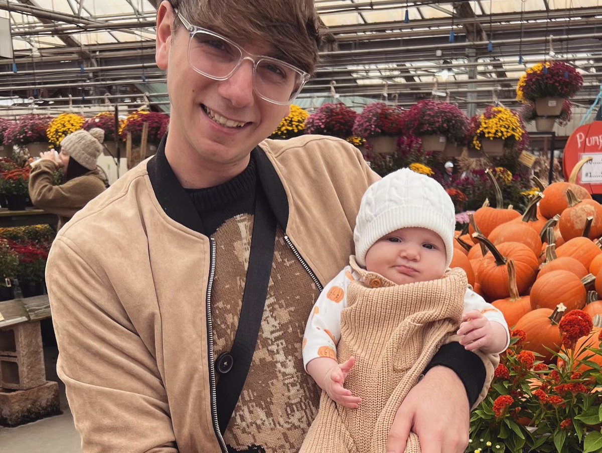 Ricky_George3's tweet photo. Happy 1st Birthday to you Lilly! My wonderful niece and goddaughter. Words can’t describe how much I love you. You are such a blessing. You are such beautiful light in this world. I can’t wait to see you continue to grow. I am so lucky to call you my niece ❤️ love you forever❤️ https://t.co/dv693AjkMc