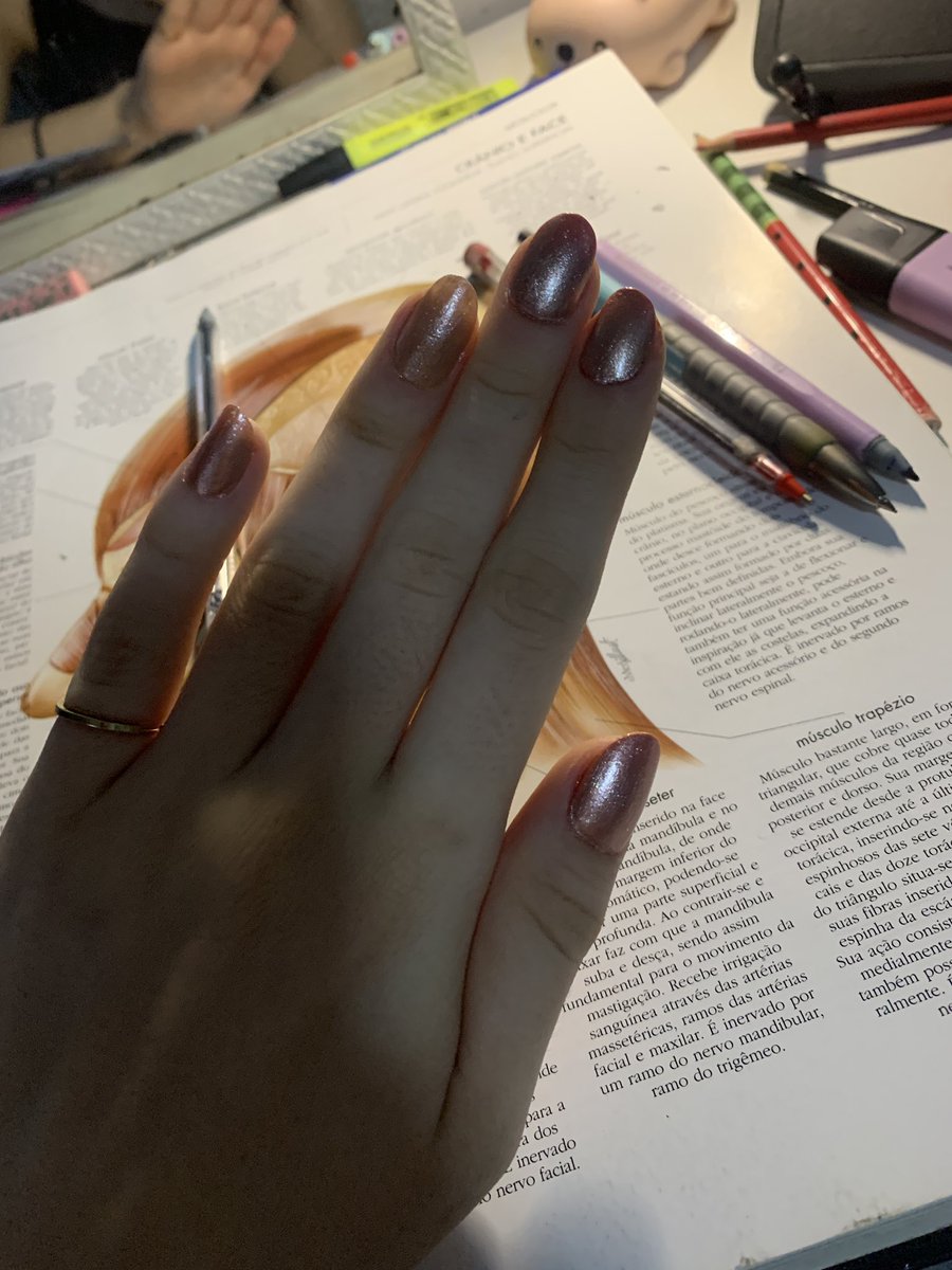 studybiscoit005's tweet image. 17.07
Consegui avançar no assunto (finalmente) mas estou super cansada mentalmente 
+ fiz as unhas (๑˃̵ᴗ˂̵)