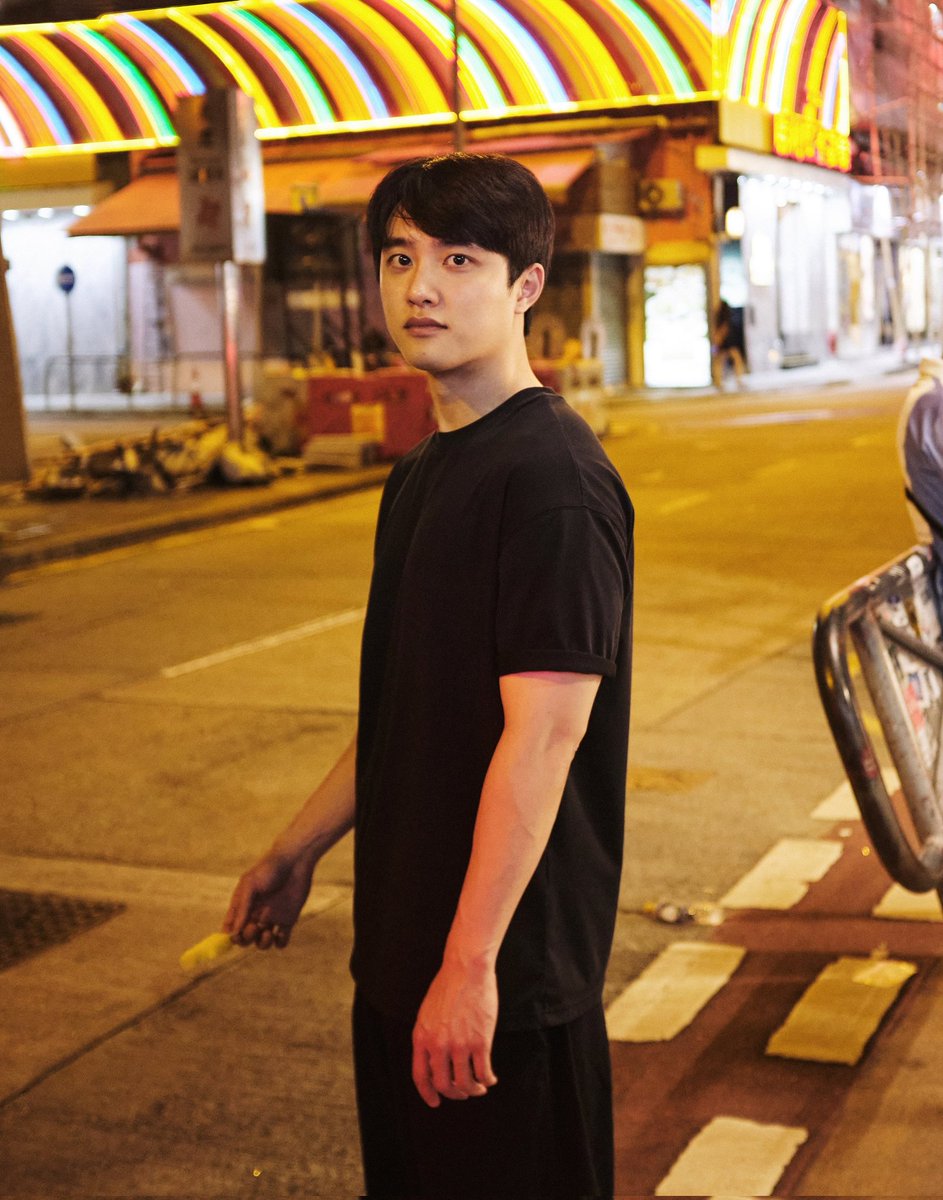 SooSimply_'s tweet photo. Street date with Doh kyungsoo https://t.co/286XeO1jzy