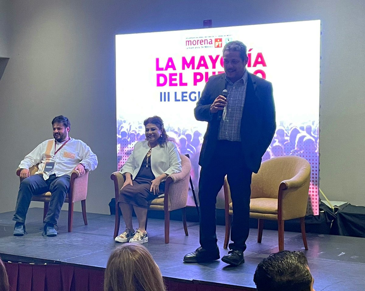 ErnestoVCPT's tweet photo. Junto con mi compañeras Diputadas Locales del #PTCDMX , participamos en el encuentro con Diputad@s de Morena en la Ciudad de México, en el que acudió nuestra próxima próxima Jefa de Gobierno @ClaraBrugadaM . #ElPTesla4T https://t.co/6yOTLLsQU6