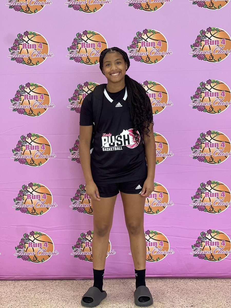 itzjustmyah's tweet photo. What a weekend in Louisville at Run 4 the Roses! 🌹 Now off to Rock Hill for 3SSB! Let's work! 🏀 #Run4theRoses #Louisville #RockHill #3SSB #LadyPush #OnTheWay https://t.co/QlLhgcKyMg