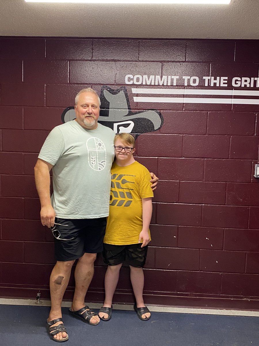 Scott MacAulay (@scotchm) on Twitter photo Jake Flahr was an amazing Water boy/Tee boy at <a href="/WKCWolverines/">Winston Knoll</a> in previous seasons. The <a href="/reginathunder/">Regina Thunder</a> football club is very excited to have Jake be a valuable part of the organization. Welcome to the team Jake!! Jake Flahr was an amazing Water boy/Tee boy at <a href="/WKCWolverines/">Winston Knoll</a> in previous seasons. The <a href="/reginathunder/">Regina Thunder</a> football club is very excited to have Jake be a valuable part of the organization. Welcome to the team Jake!!