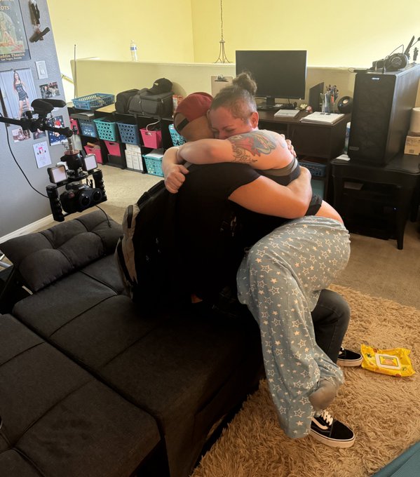 When one of ur fav male talents decides to move far away so u have a quick cry after their last shoot&hellip;<a href="/tag/transroommates"class="tags"><span>#transroommates</span></a>