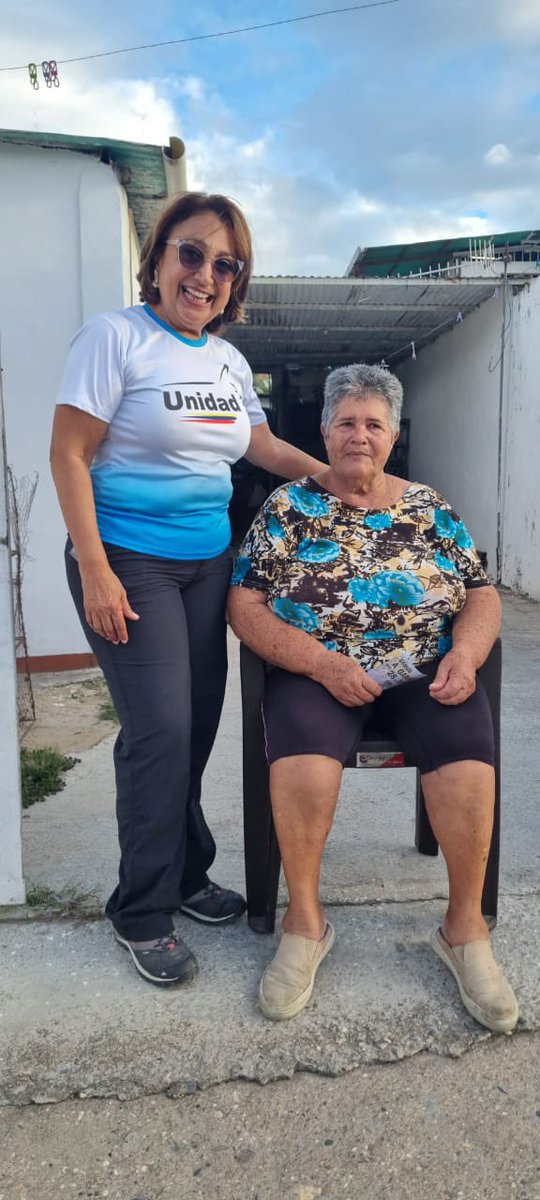 ADOrg_Laraof's tweet photo. #17Jul Contacto Directo en El Caribe y Rafael Linarez, parroquia Juan de Villegas invitando a votar en la tarjeta de la unidad, la de la manito @unidadvenezuela junto a @SobellaMejias. Este #28Jul los adecos votan por @EdmundoGU en la tarjeta de la manito, la de la unidad. https://t.co/qVwa3L6JQ7