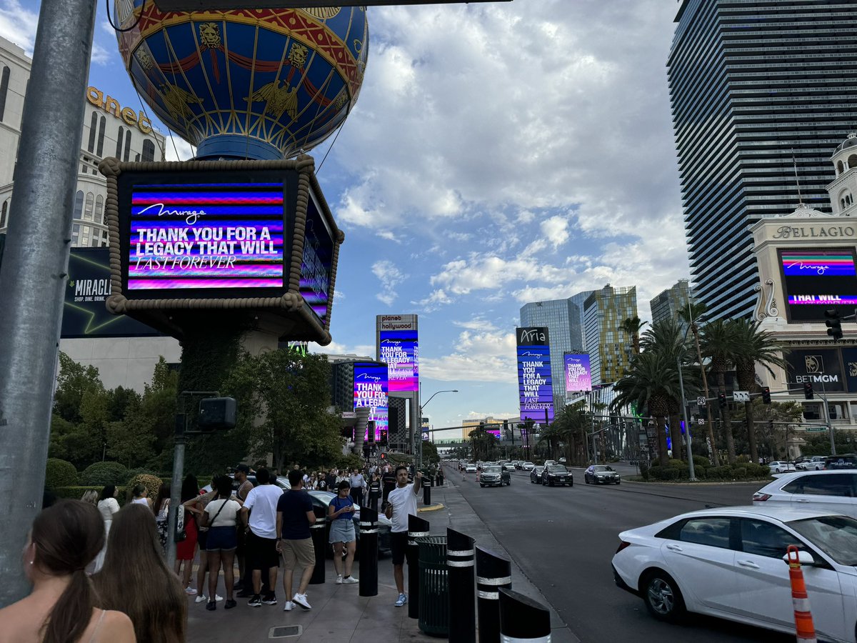 This is pretty cool of all the resorts on the strip. <a href="/VitalVegas/">Vital Vegas</a> <a href="/LasVegasLocally/">Las Vegas Locally 🌴</a>