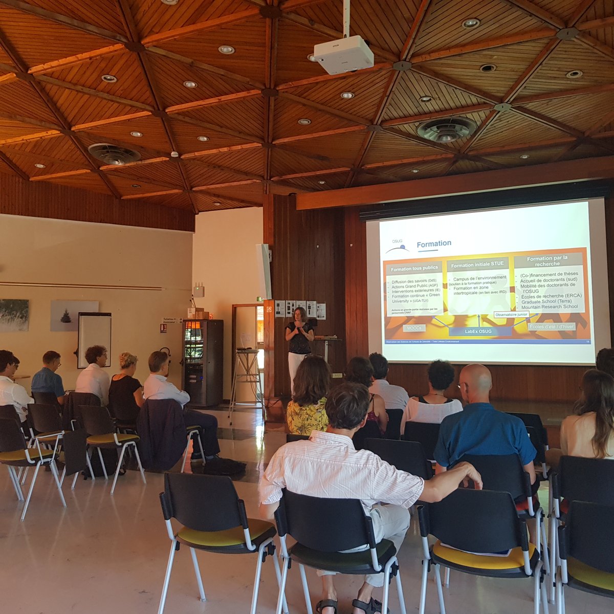 INRAE_Lyon_Gre's tweet photo. Hier, sur notre site de Grenoble - Saint-Martin-d'Hères, visite de @PhMauguin, PDG @INRAE_France et de @CarantaC , directrice générale déléguée Science & Innovation.
De riches échanges avec nos unités @LaboratoireGael @OSUG_fr @IGE_Grenoble, #LESSEM et @LPCV_Grenoble. https://t.co/kZ7ozrw35N