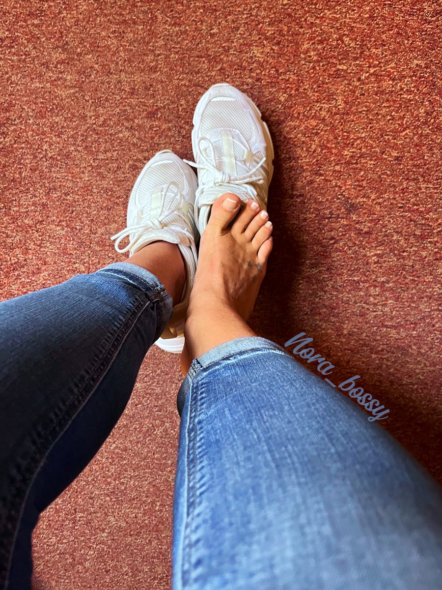 Leck mir meine schwitzigen Füße trocken! 💦🫦

Du notgeile Suchtsau drückst jetzt erstmal ab - 20€ jetzt !

Feetfetish- Sweatyfeet - Feet - Solesfetish