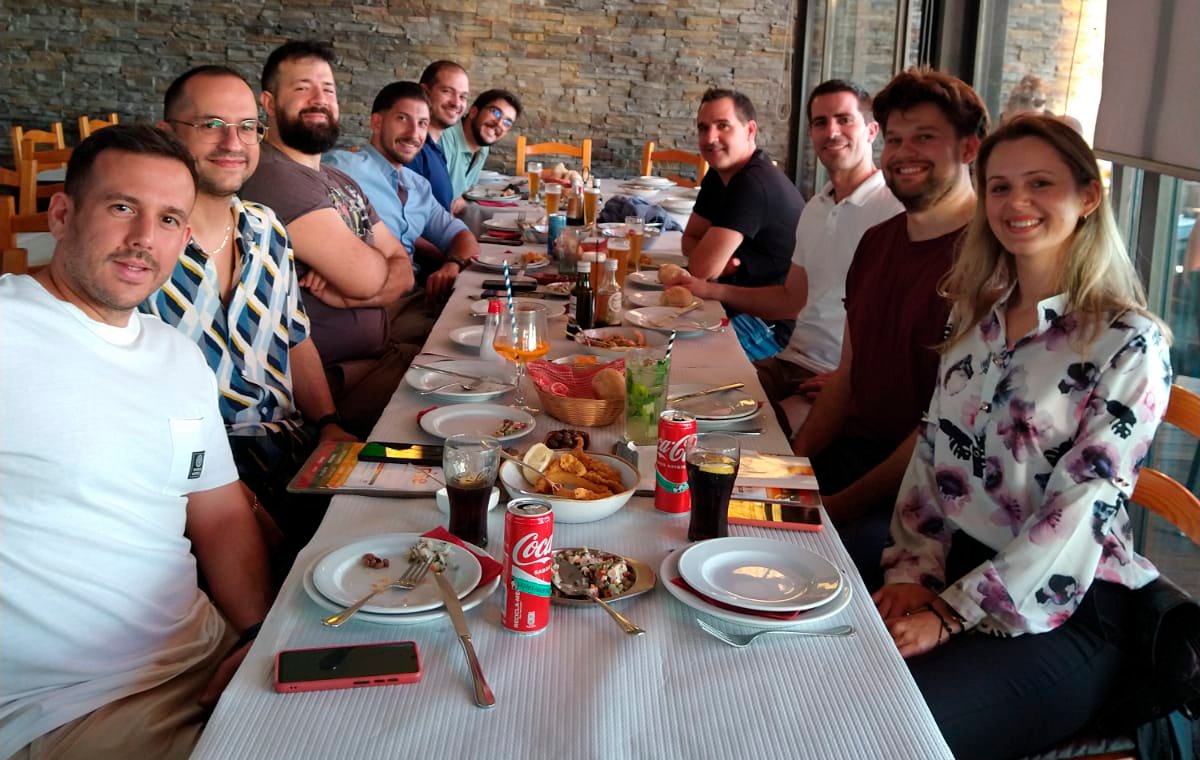 Chameleon_HEU's tweet photo. After a brief break to enjoy some delicious Portuguese cuisine 🍲 at our social dinner, we're back to work with renewed energy and enthusiasm! 🍽️🤝
#CHAMELEONProject #SocialDinner https://t.co/jT2O9LvnQv