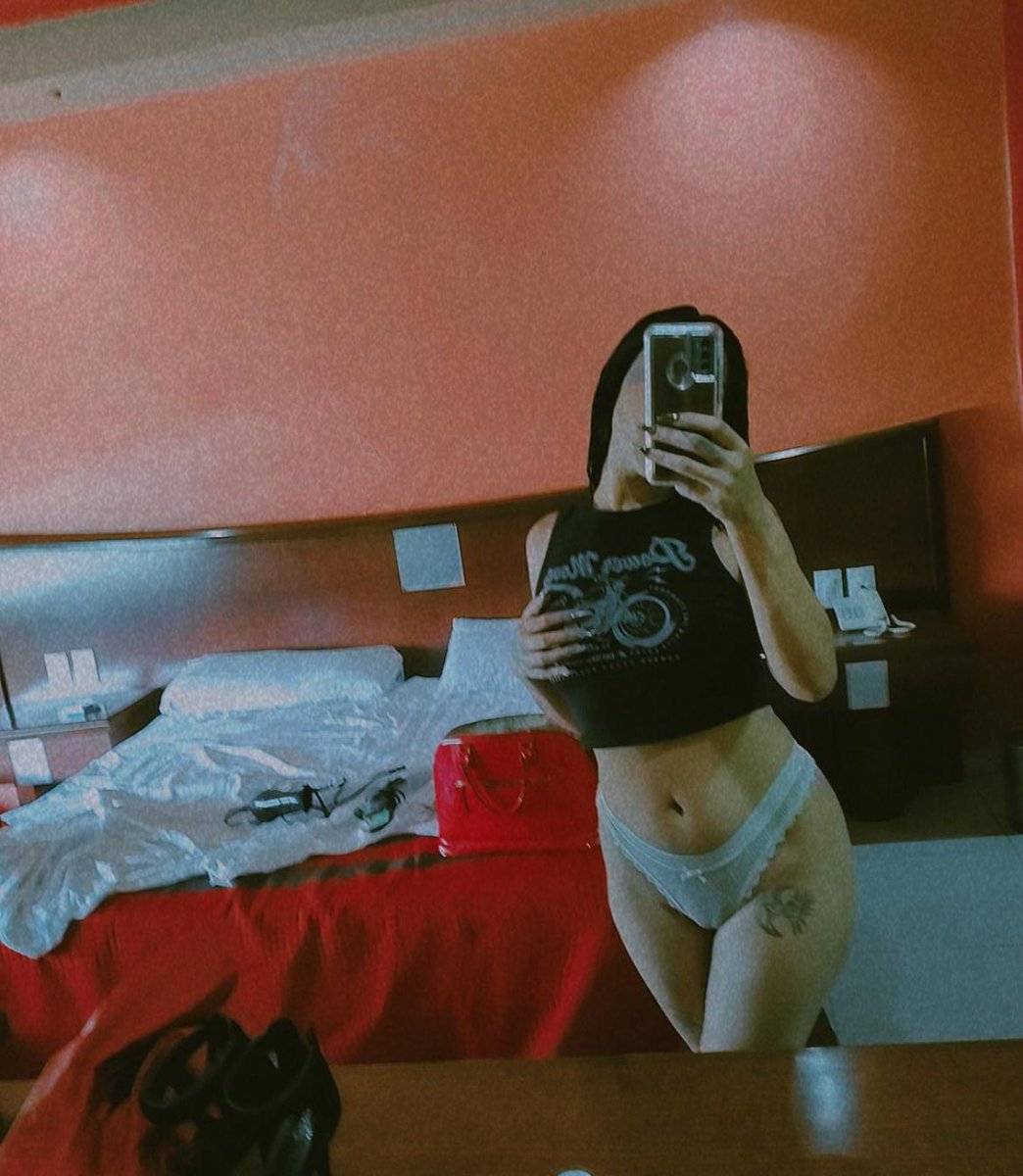 leytonshelby's tweet photo. ✨LEYTON SHELBY✨

Disponible Papi 🥰, aún con promoción !!

Con este clima, antoja estar acostaditos disfrutándonos 💖

Citas:5529215449

@BustiDelBlog https://t.co/16LOAPK8Zy