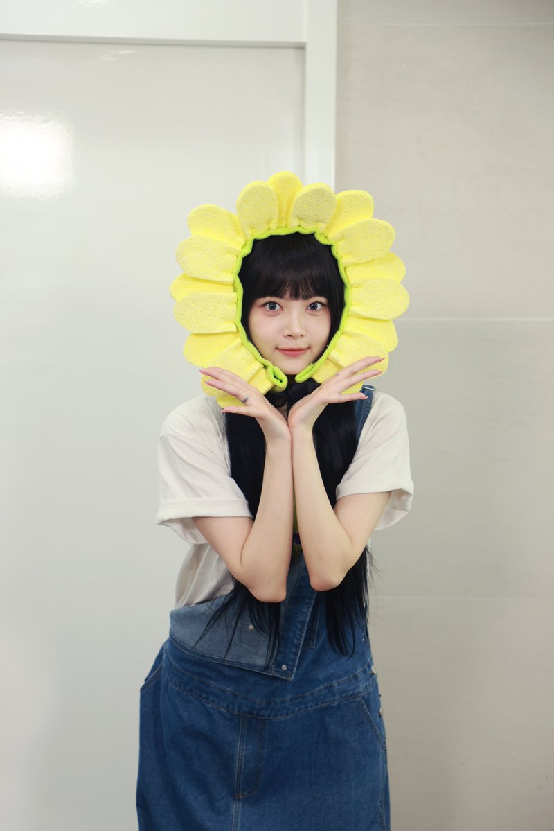 eunchae_diary's tweet photo. #은채의스타일기
본방 전 미리 보는
은채의 스타일기 new 포스터 A컷!
포스터는 오늘 저녁 7시 개봉박두😎

@le_sserafim

#HONGEUNCHAE #홍은채 #StudioK

COMING SOON⬇️
https://t.co/D5fW2wYGRU https://t.co/fo86hPvDkh